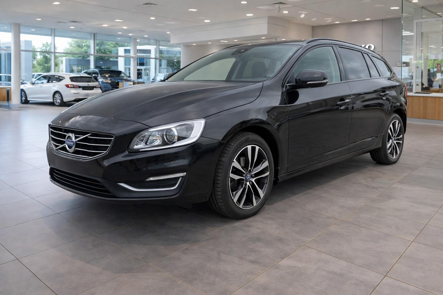 Volvo V60 D2 Linje Svart Aut. LEDER+NAVI+XENON+AHK+CAM