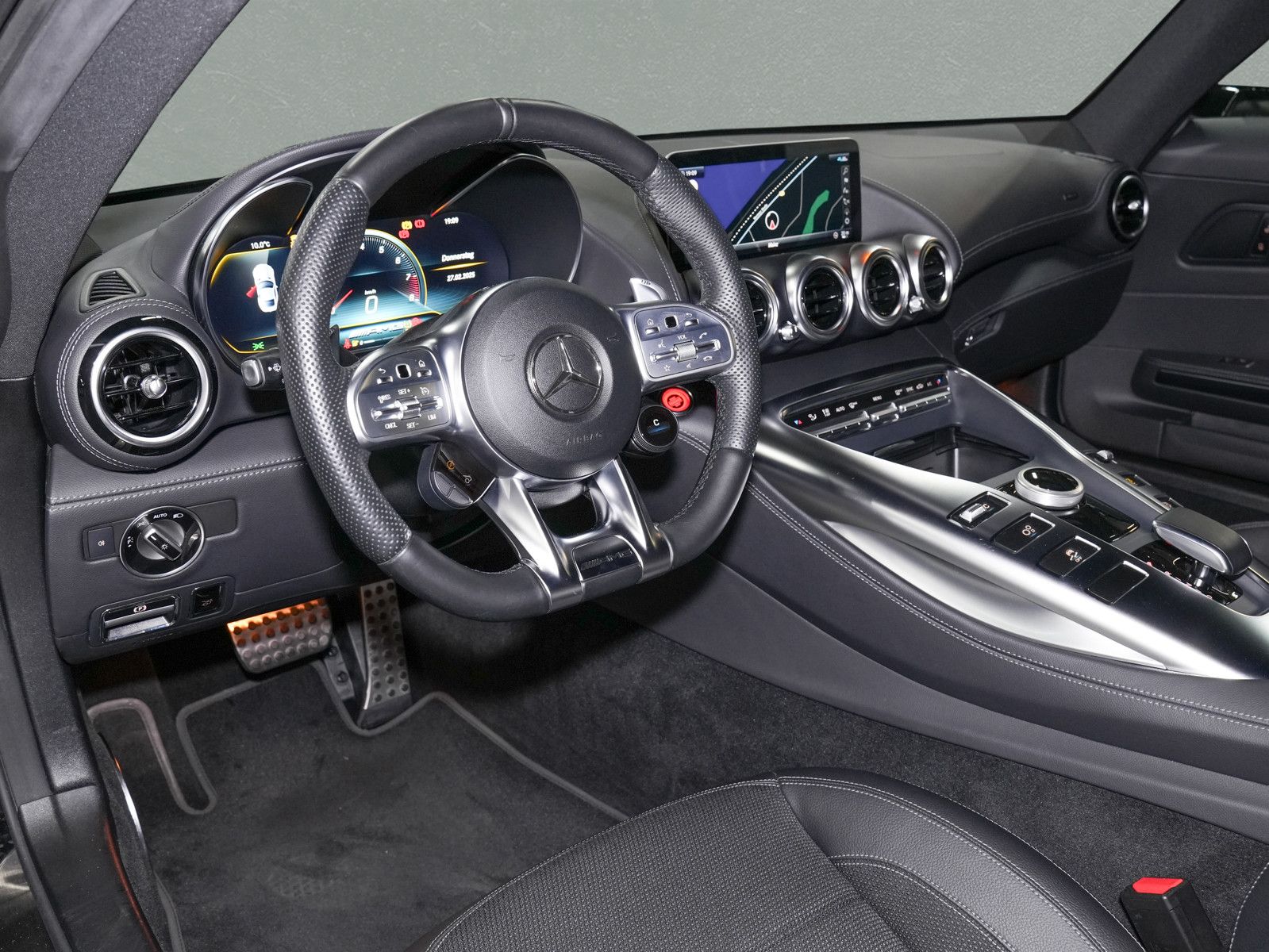 Fahrzeugabbildung Mercedes-Benz AMG GT Coupe - SportAGA | Kamera | PTS vo.+hi.