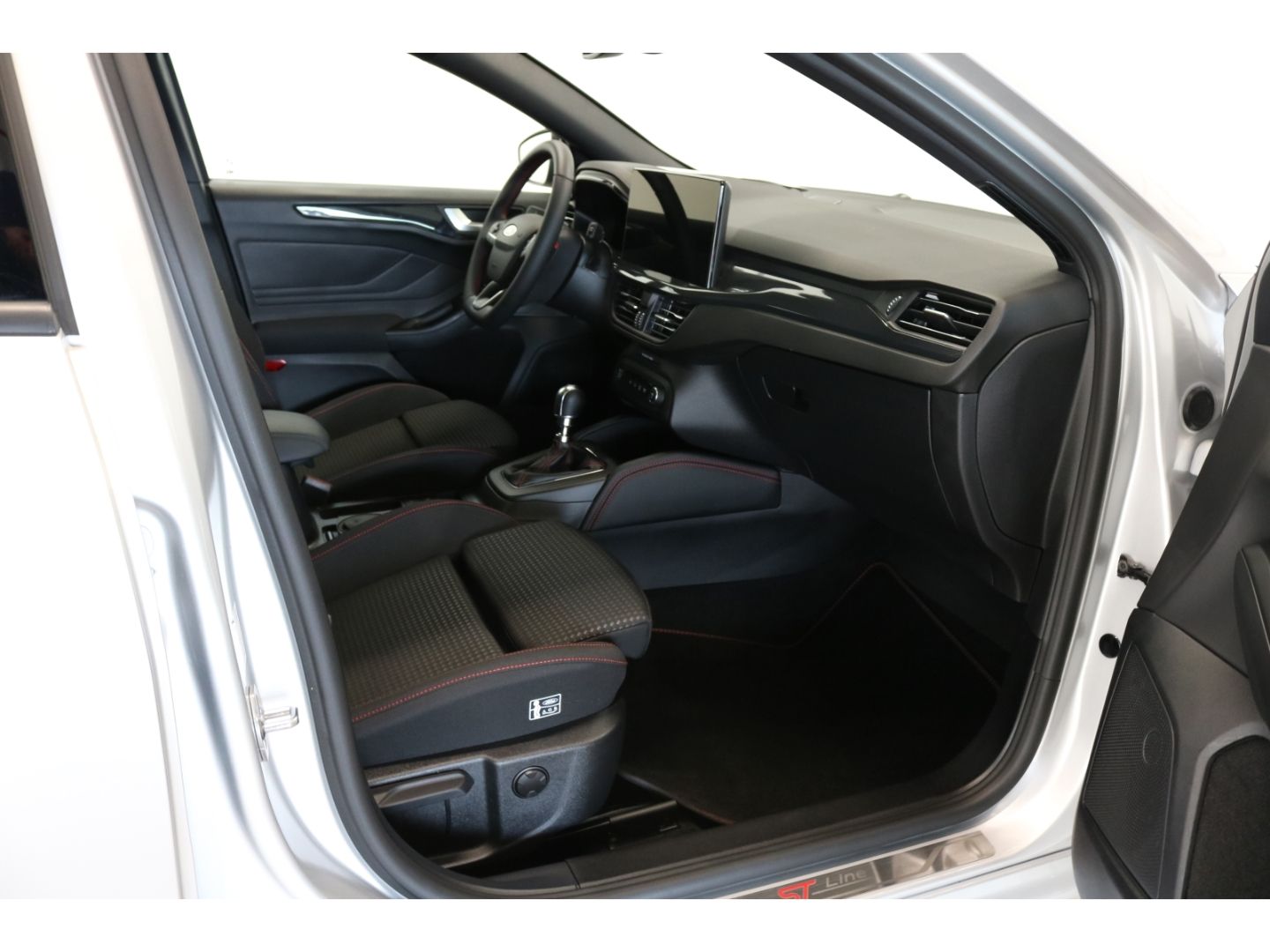 Fahrzeugabbildung Ford Focus ST-Line X VerkehrszeichenERK LED Tempomat