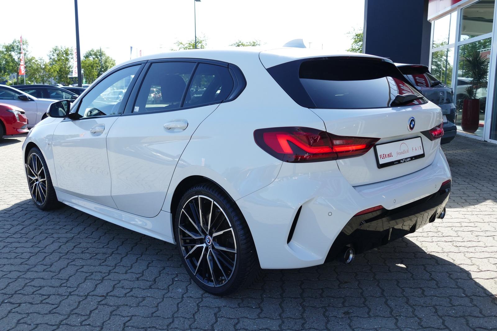 BMW 1 Series i M Sport Aut. LED Navi Sportsitze Teilleder, миниатюра 3