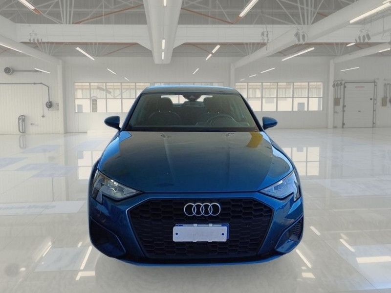 Audi AUDI A3 SPORTBACK 40 TFSI E S TRONIC BUSINESS S. imagem 2