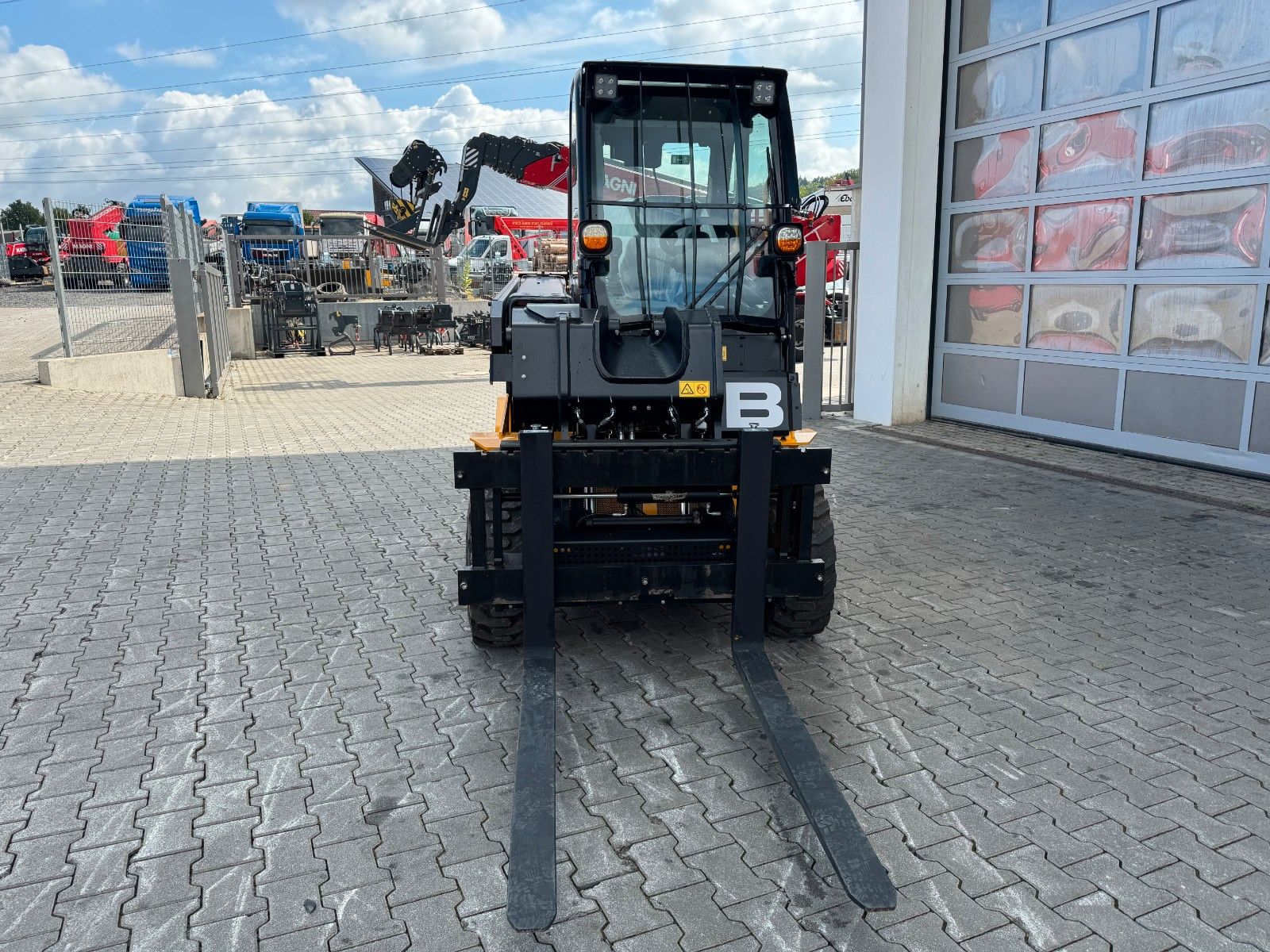 Fahrzeugabbildung JCB TLT 35-26D 4WD Teletruck / nur : 143h!! / SS