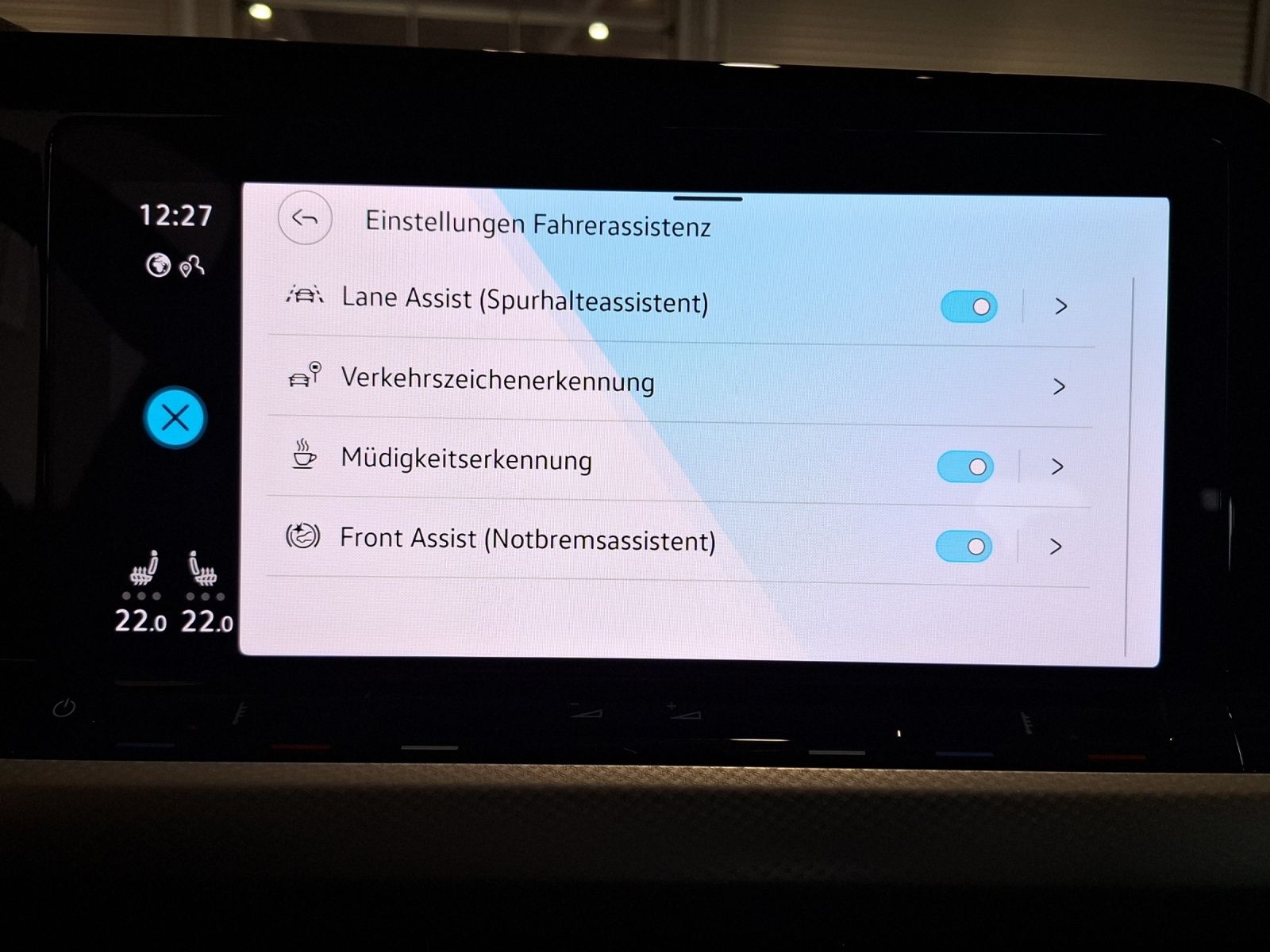 Fahrzeugabbildung Volkswagen Golf VIII Variant TSI Move Standhzg. LED AHK Car