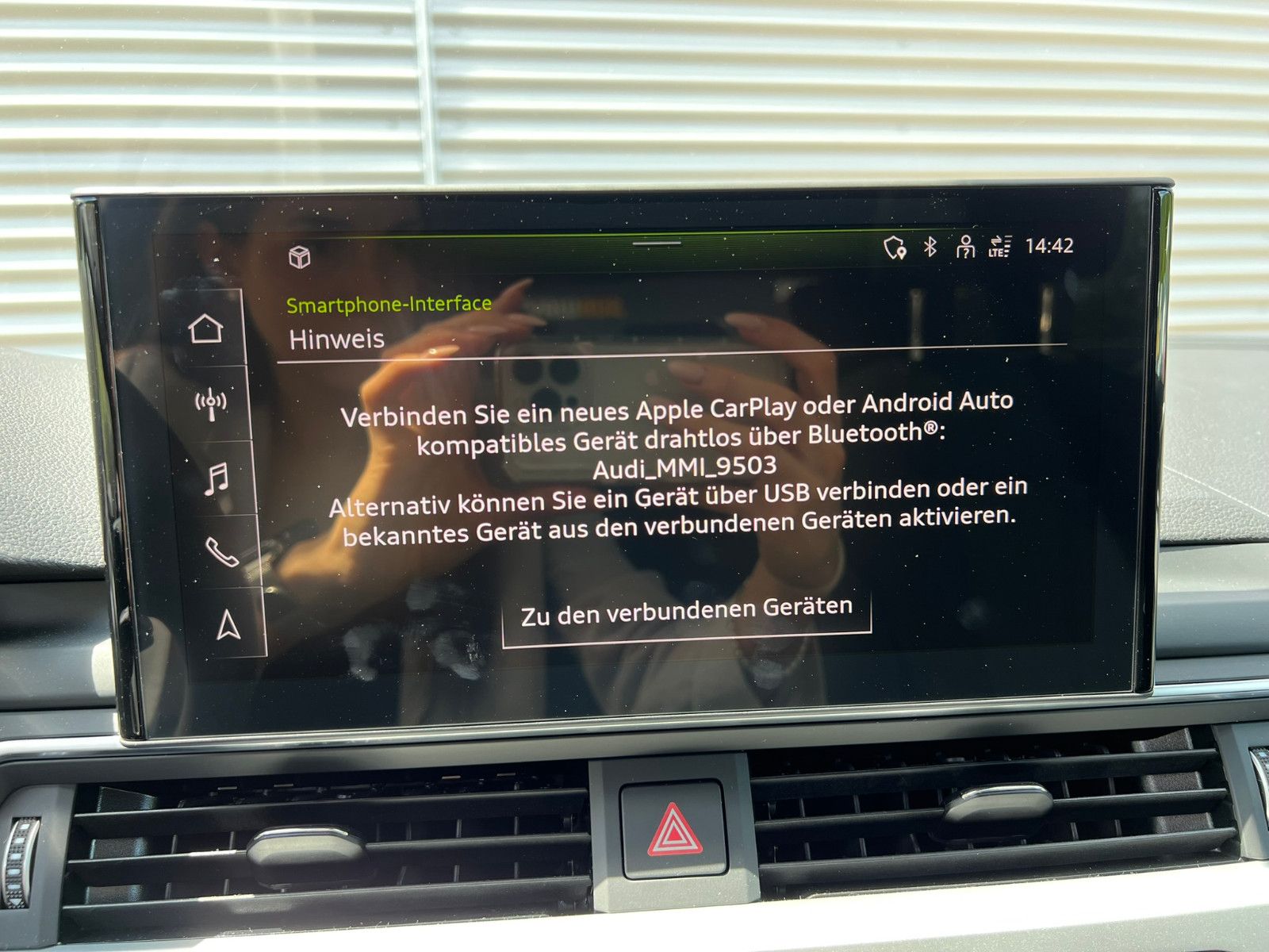 Fahrzeugabbildung Audi A4 Avant 40 TFSI S line Navi Kamera ACC