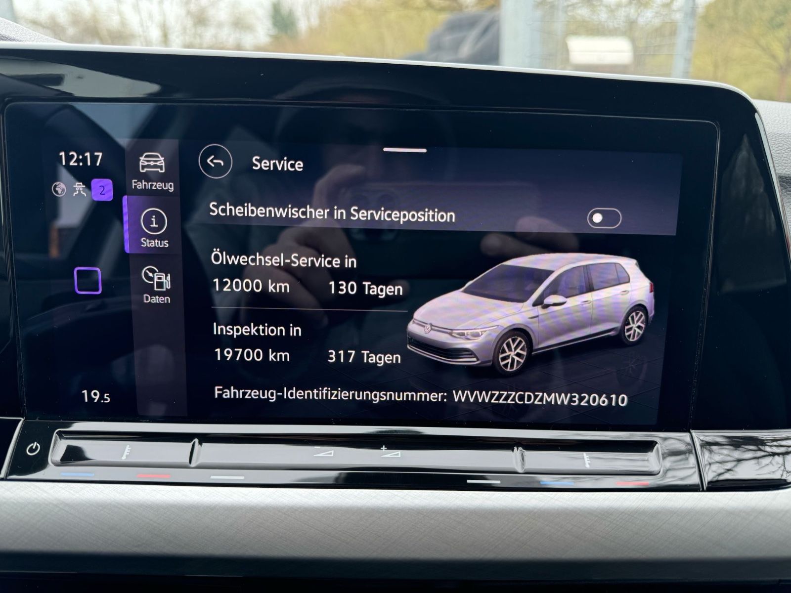 Fahrzeugabbildung Volkswagen Golf VIII Lim. Life eTSI LED+Navi+Lane