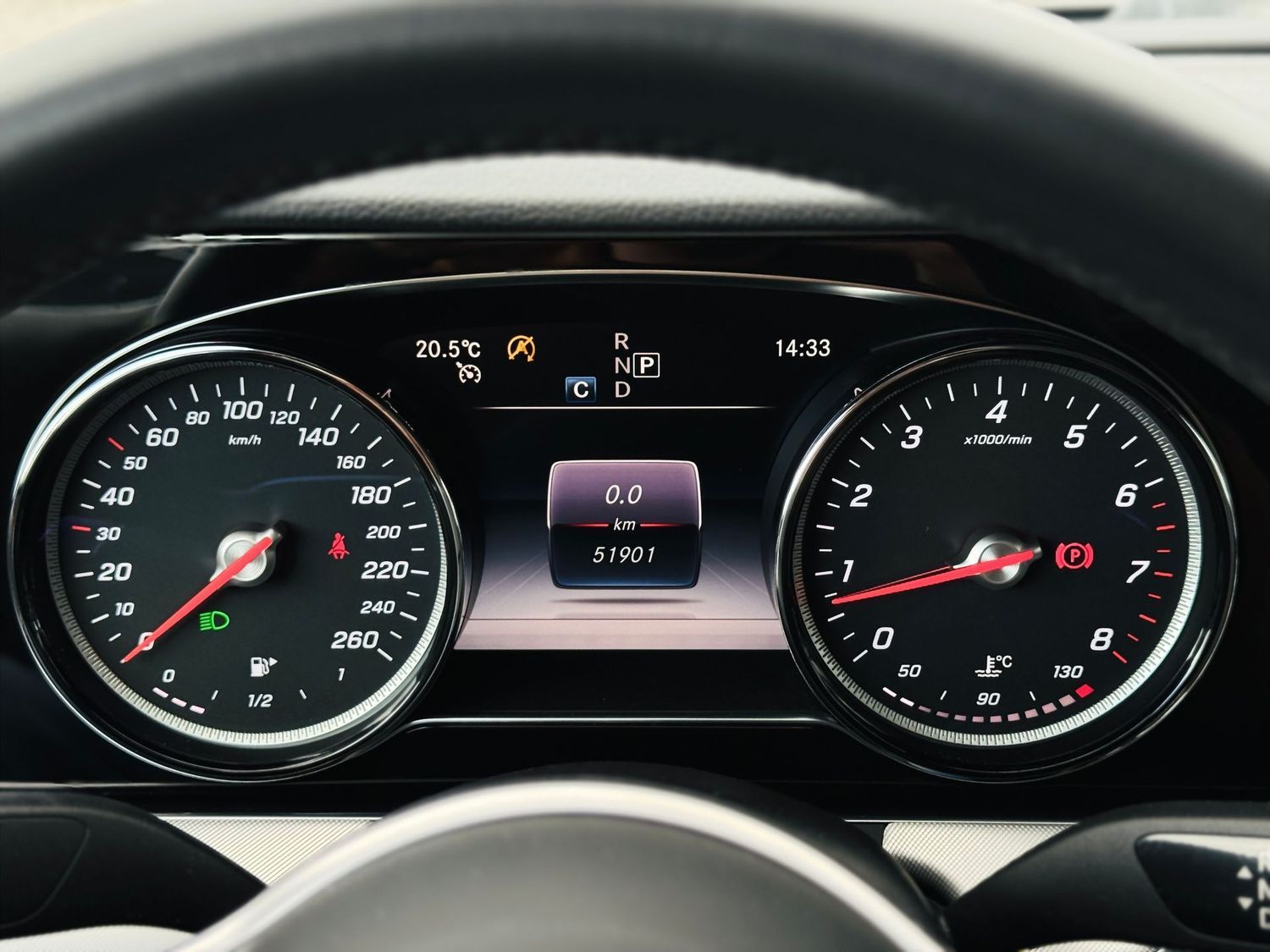 Fahrzeugabbildung Mercedes-Benz E 200 Coupé AVANTGARDE, AHK schw., RFK, Totw., L
