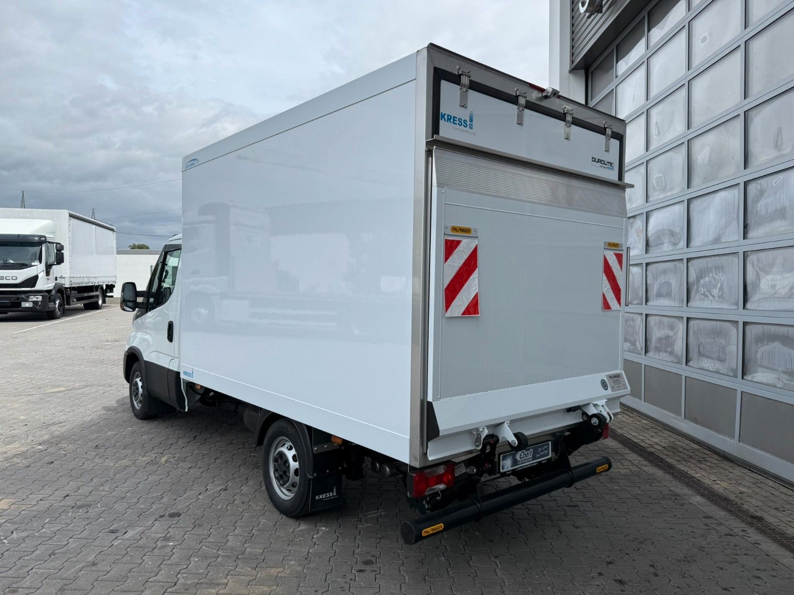 Fahrzeugabbildung Iveco Daily 35S16HA8/P Kühlkoffer *R 3450 mm*Luft*LBW*