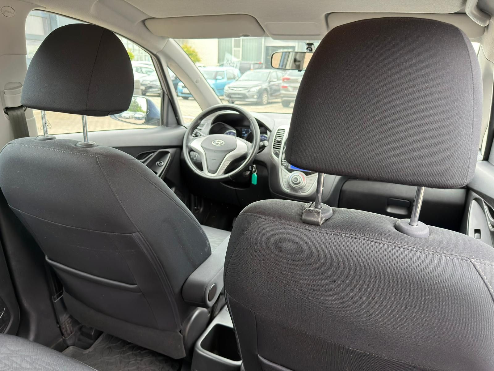 Fahrzeugabbildung Hyundai ix20 1.6 Comfort Navi*Allwetterbereifung