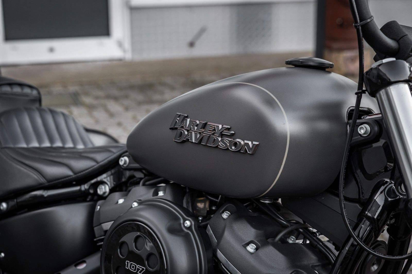 Fahrzeugabbildung Harley-Davidson FXBB STREET Bob Softail - JEKILL&HYDE