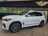 BMW X5 xDrive 40d M-Sportpaket AHK/HuD/PANORAMA/20" - BMW X5: Sportpaket