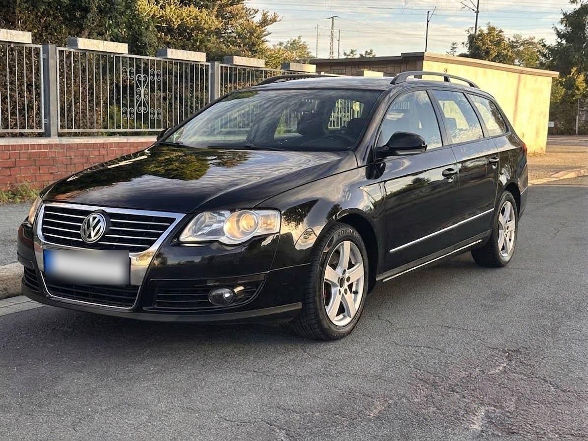 Volkswagen Passat 2006 — rear view