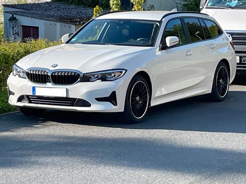 Image of BMW 320