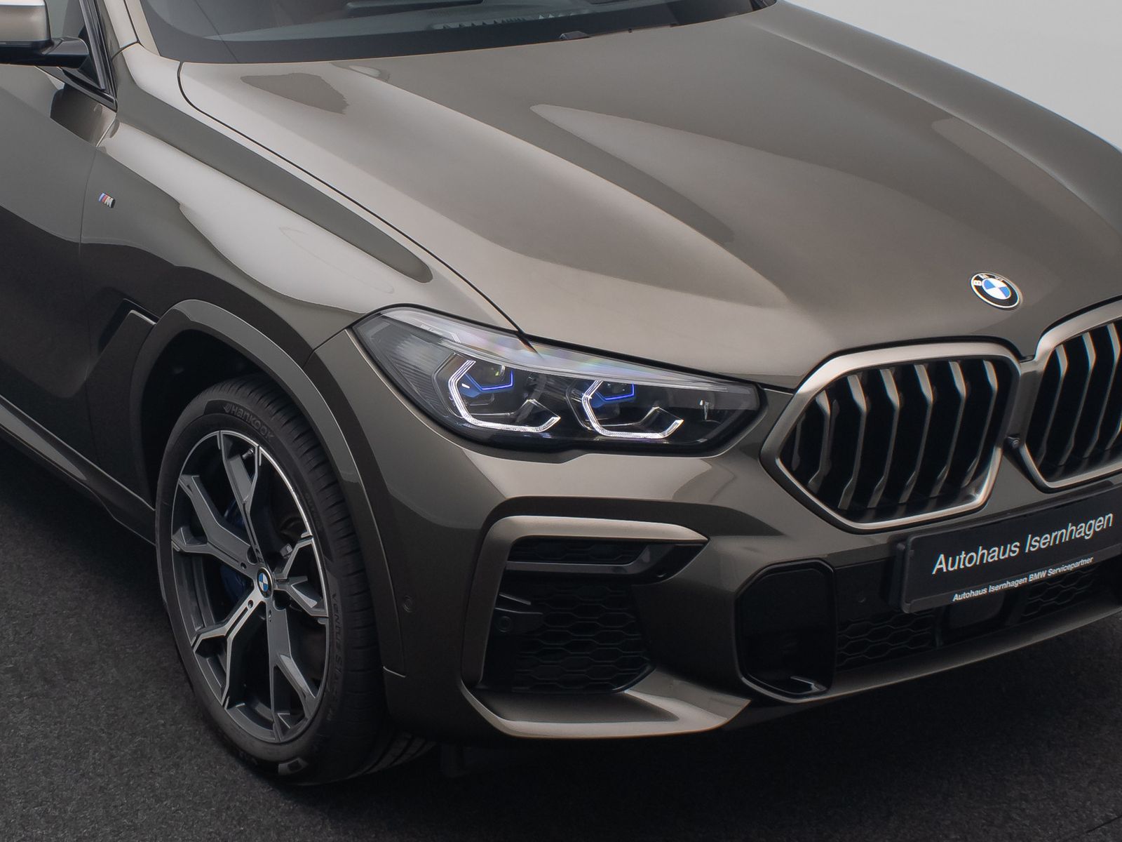 Fahrzeugabbildung BMW X6 M50i 360° HUD Belüftung Panorama Individual