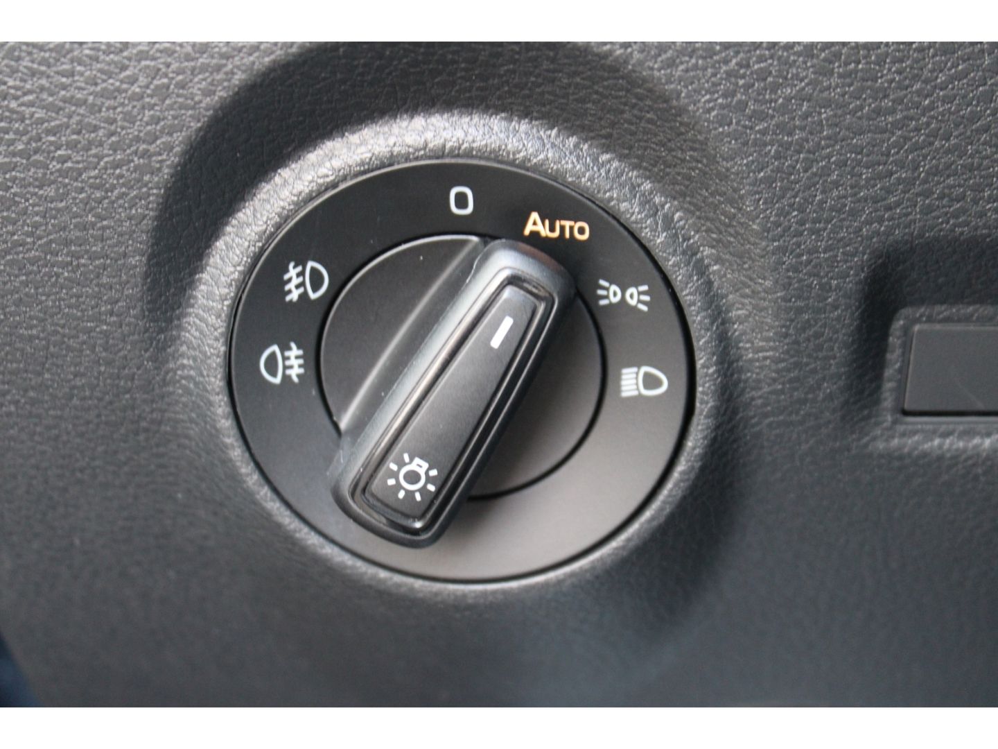 SKODA Fabia Combi Ambition 1.0 TSI DSG ACC LED DAB RFK - Image 15