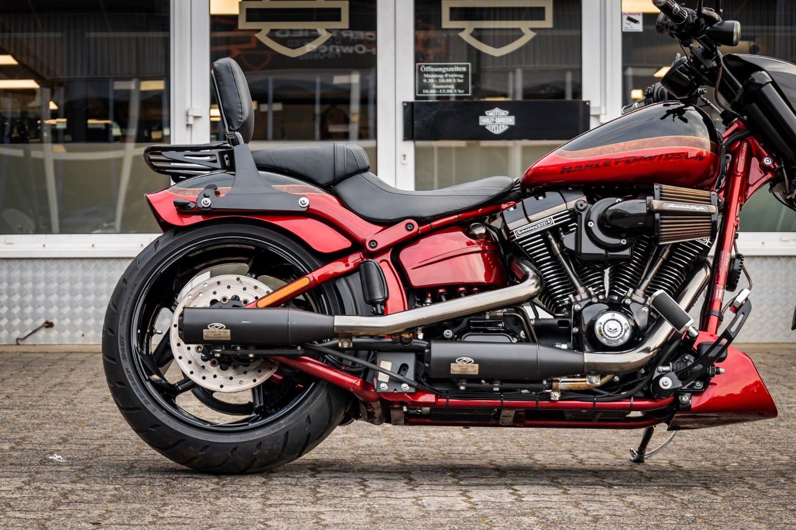 Fahrzeugabbildung Harley-Davidson FXSE CVO Pro Street Breakout - Jekill & Hyde