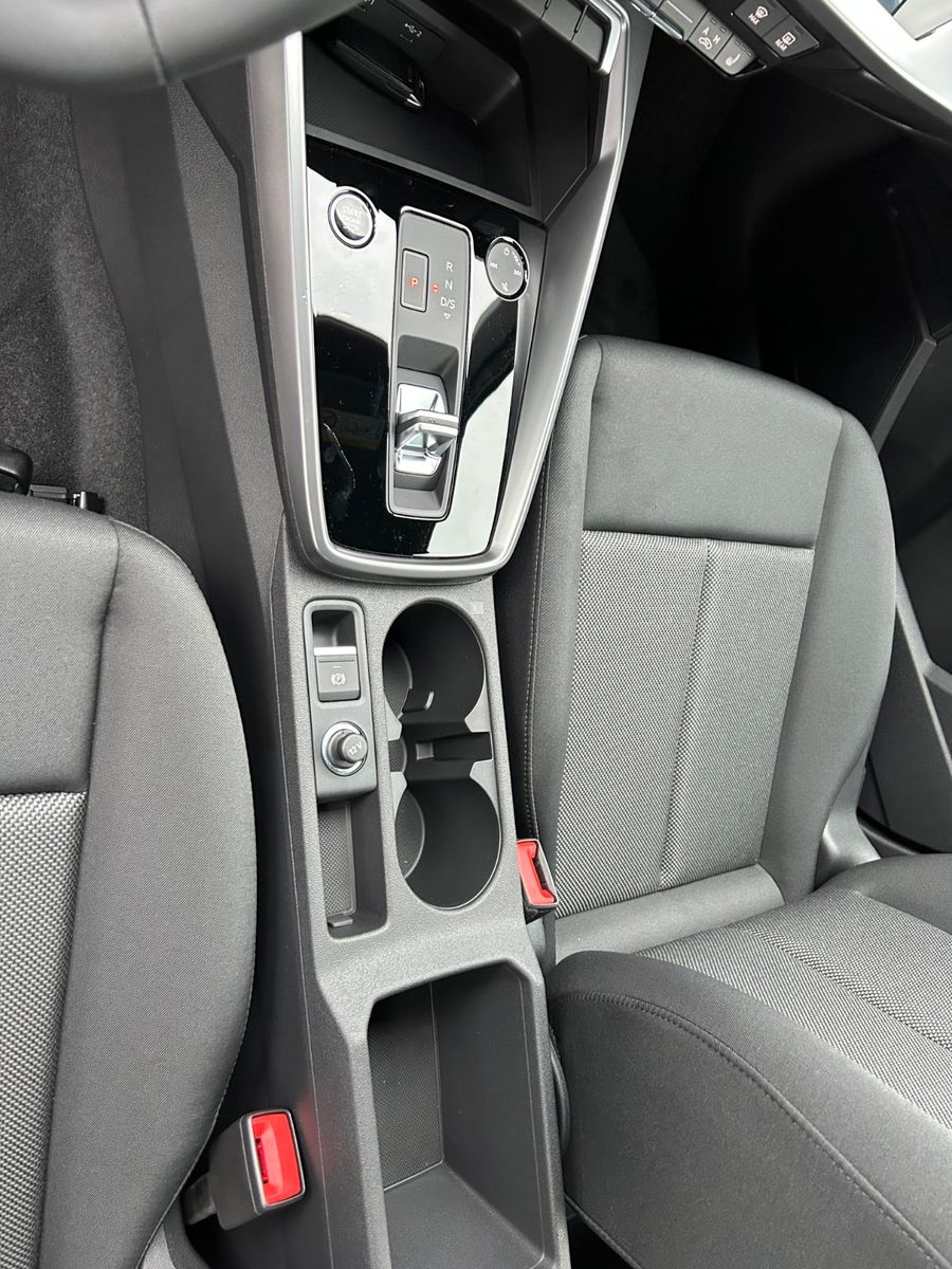 Fahrzeugabbildung Audi A3 Sportback 35 TFSI S-Tronic ACC LED Navi