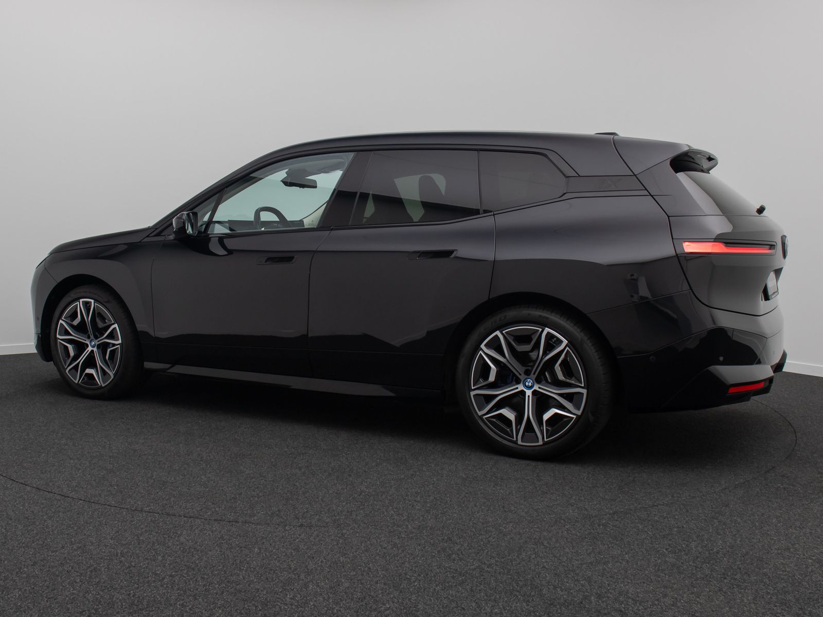 Fahrzeugabbildung BMW IX xD50  Sport 360&deg;DAB H/K Laser Komfort ACC 22"