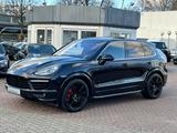 Porsche Cayenne Turbo FOND ENTERTAINMENT ABSOLUT VOLL - Porsche aus 2012: Turbo
