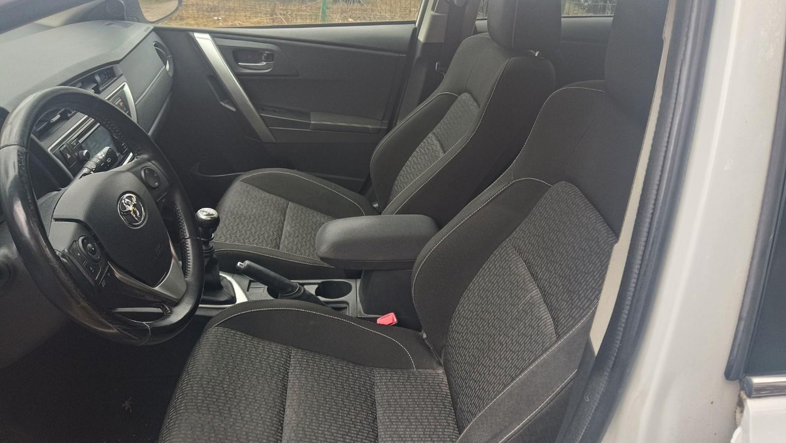Toyota Auris 2015 — photo 8
