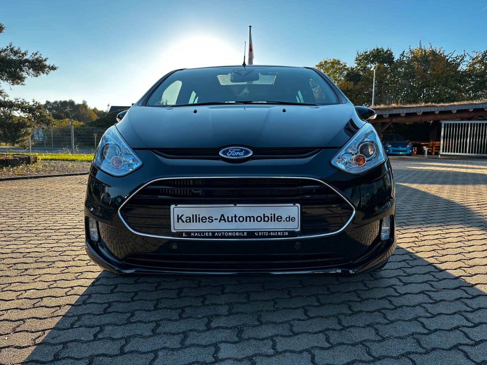 Fahrzeugabbildung Ford B-Max KD Neu Top Zustand Allw.Reifen TÜV Neu