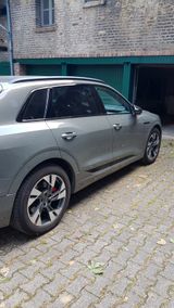 Audi Q8 e-tron 50 e-tron quattro S line S line - Audi Q8 e-tron in Köln