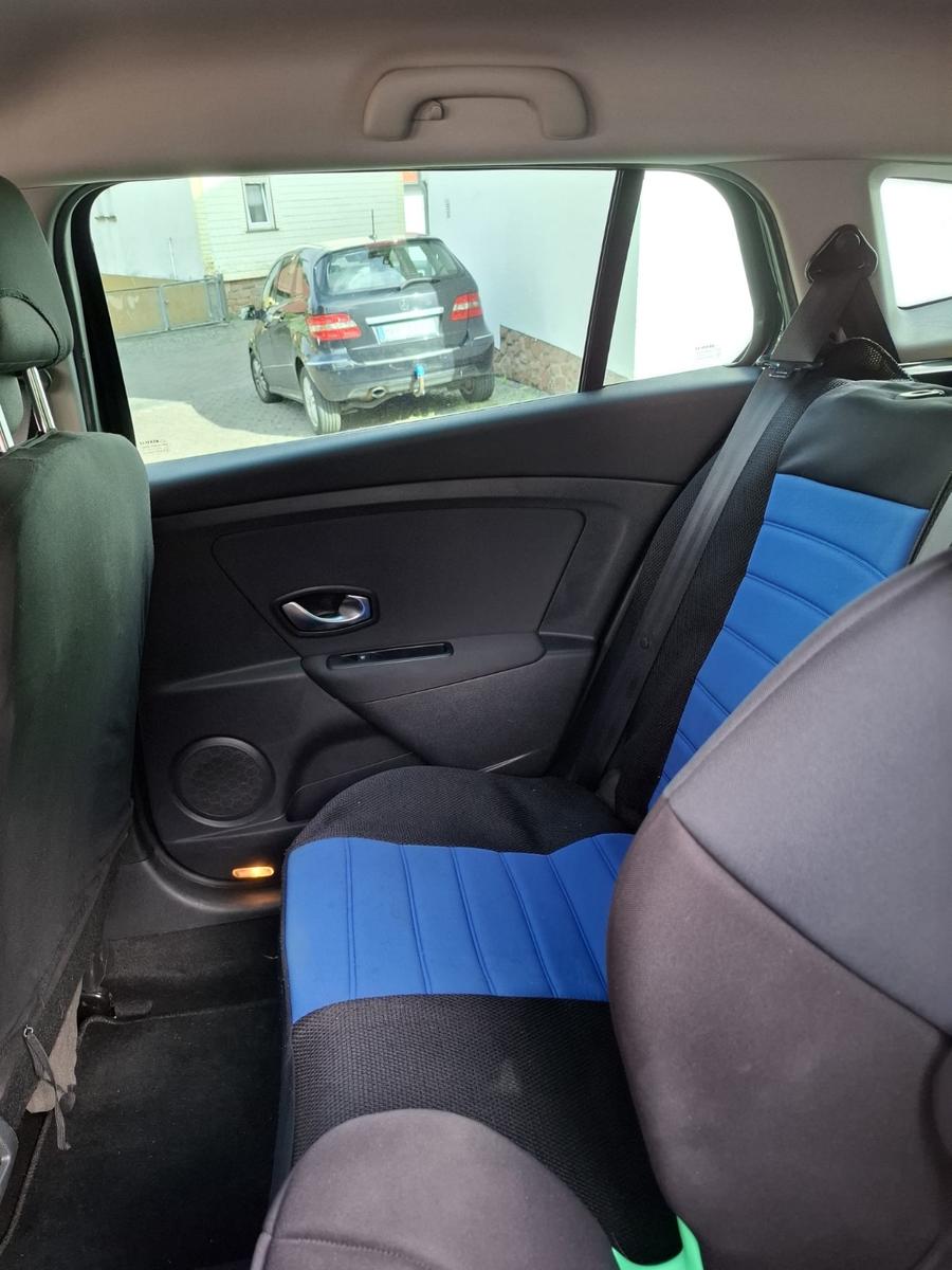 Renault Megane 2010 — photo 10