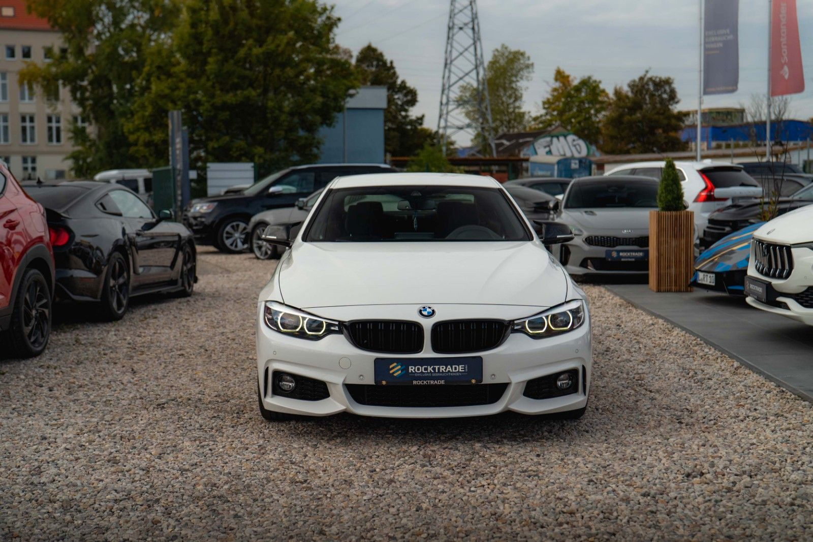 Fahrzeugabbildung BMW 420i M Sport Coupe Shadow Line Performance LCI