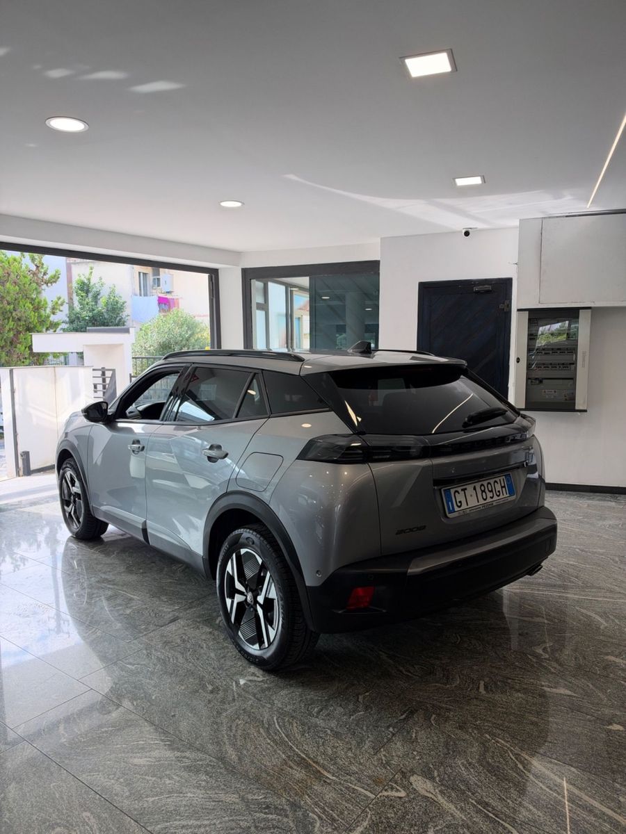 Peugeot 2008 BlueHDi 130 S&S EAT8 Allure imagem 2