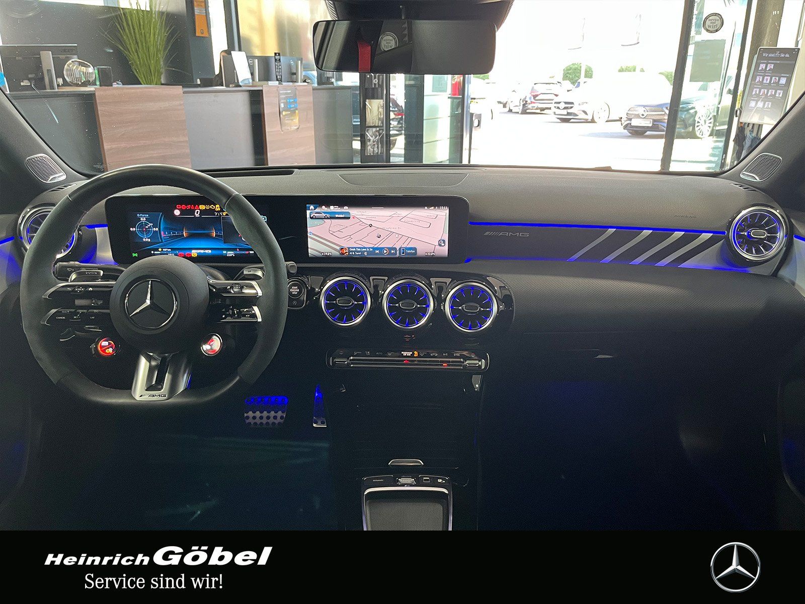 Fahrzeugabbildung Mercedes-Benz A 45 S 4M PANO+HUD+BURMESTER+NIGHT+360°+VMAX-270