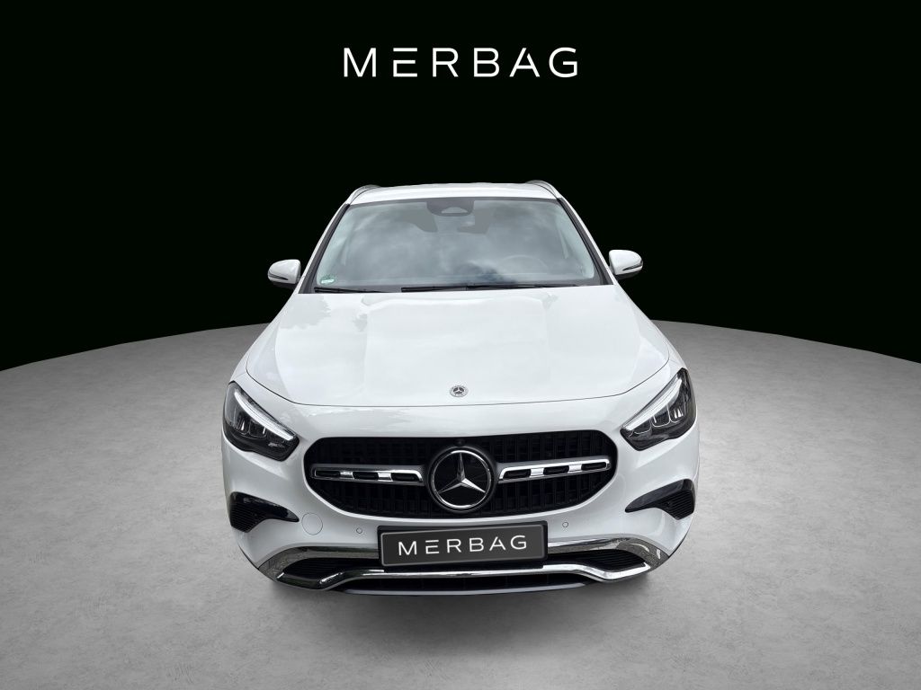 Mercedes-Benz GLA 180 — fotografia 2