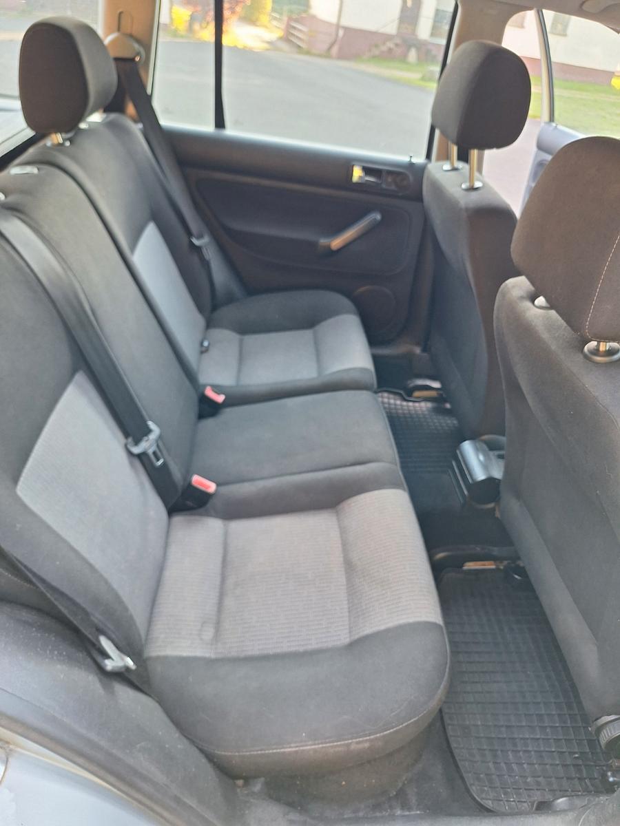 Volkswagen Golf 2004 — photo 11