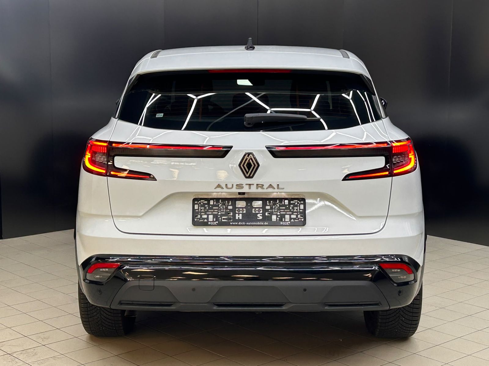 Fahrzeugabbildung Renault Austral 1.3 TCE Aut Evolut NAVI+LED+SHZ+KAM+ACC+