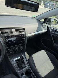 Volkswagen Golf - 12
