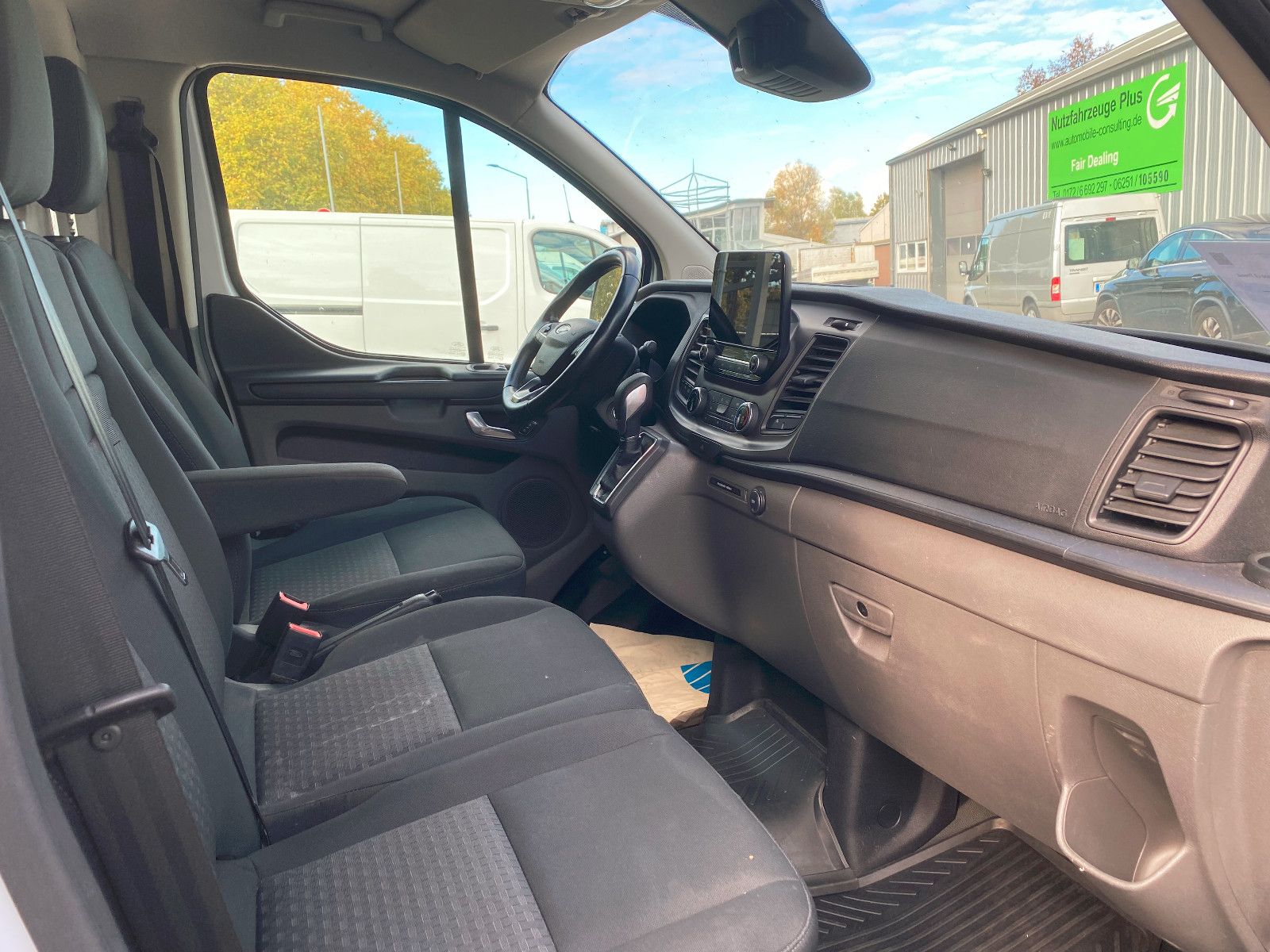 Fahrzeugabbildung Ford TransitCustomKasten 300L2Trend,AHK,2xSchieberen