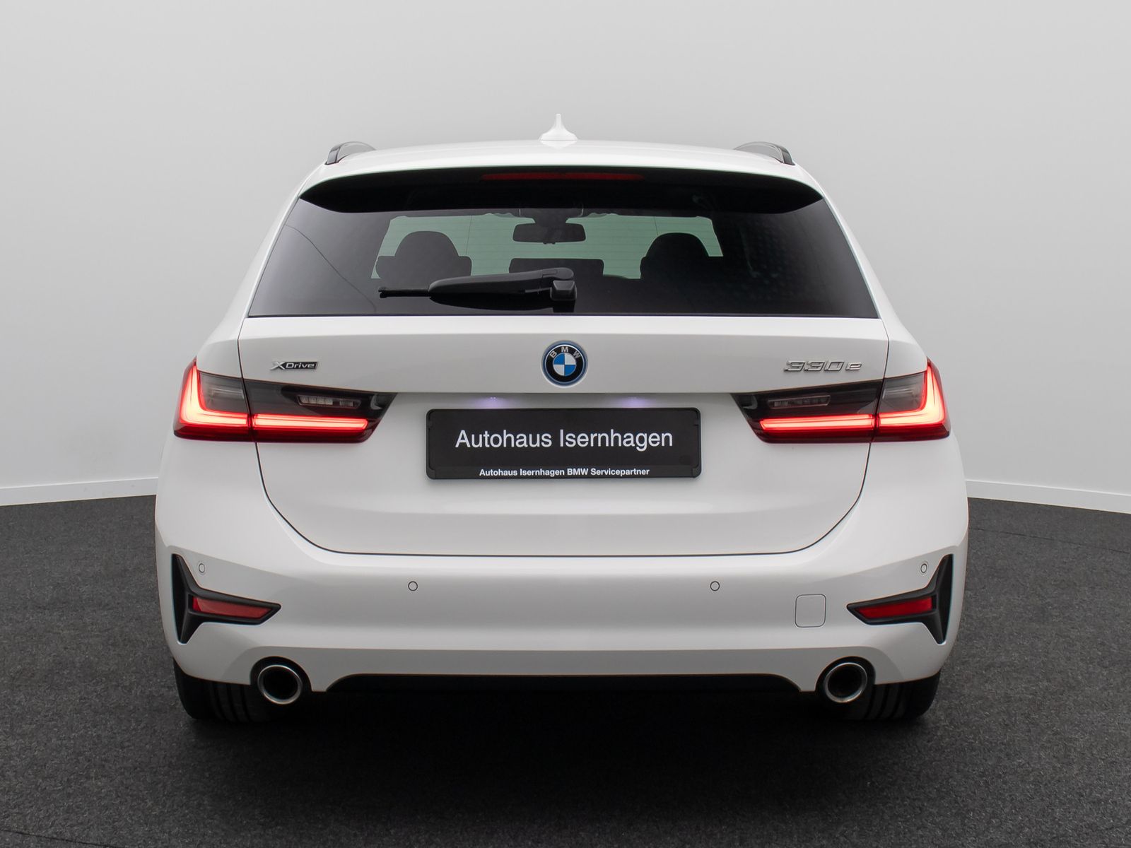 Fahrzeugabbildung BMW 330e xD Sport Line Alarm HUD DAB Panorama HiFi