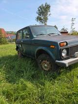 Lada Niva Geländewagen - gebrauchte Lada Niva aus dem Jahr 2010