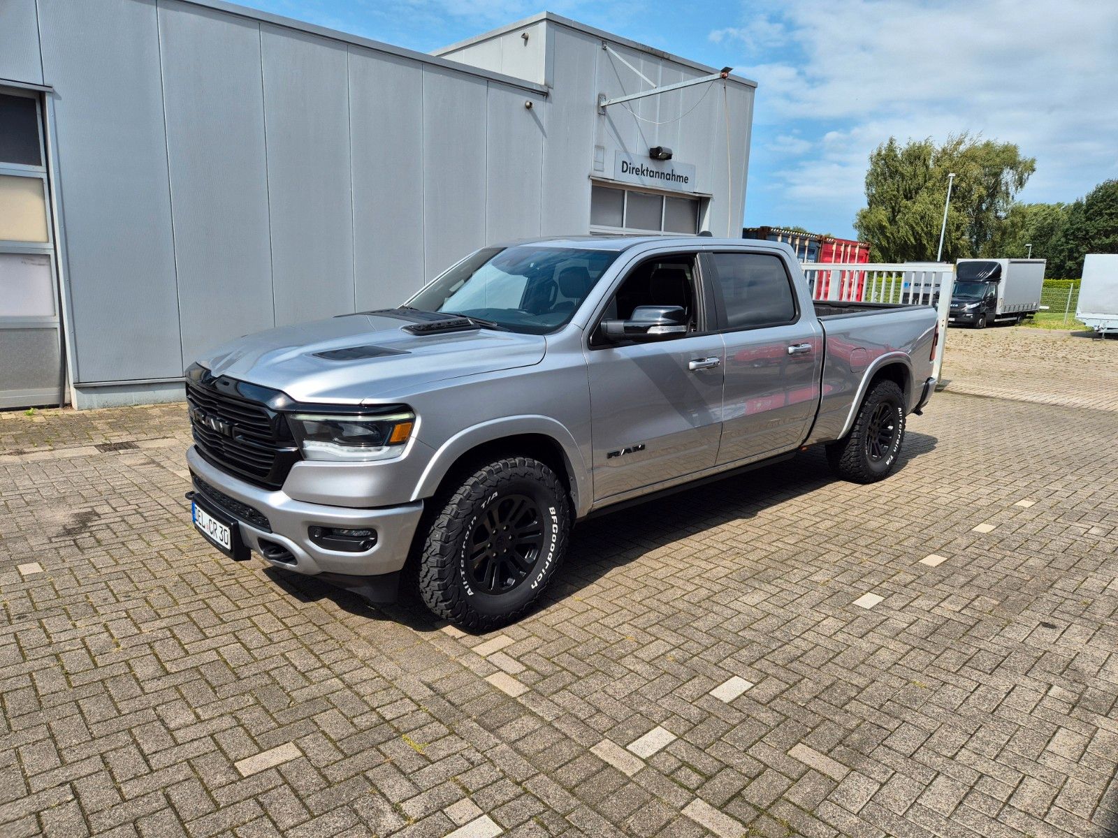 Fahrzeugabbildung Dodge RAM 1500 Laramie Night CrewCab, Long, Pano, LPG