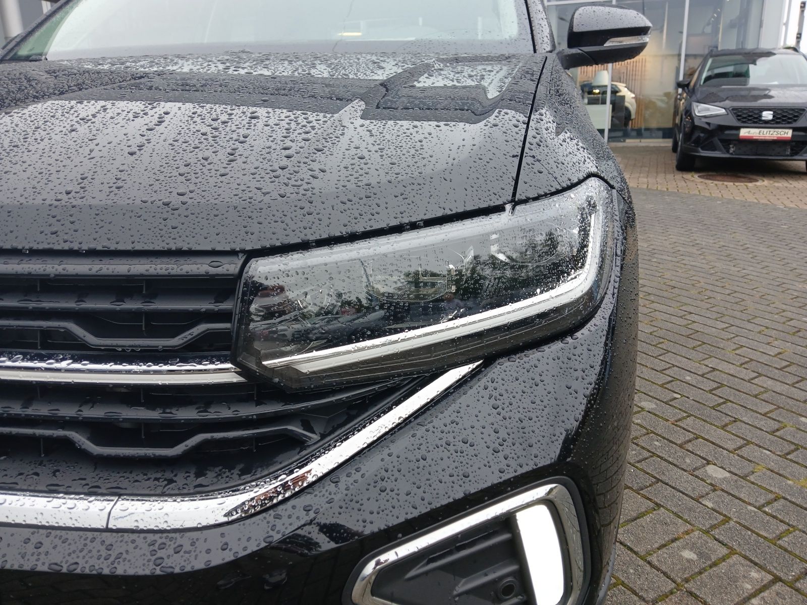 Fahrzeugabbildung Volkswagen T-Cross TSI Life Matrix AID ACC PDC SH