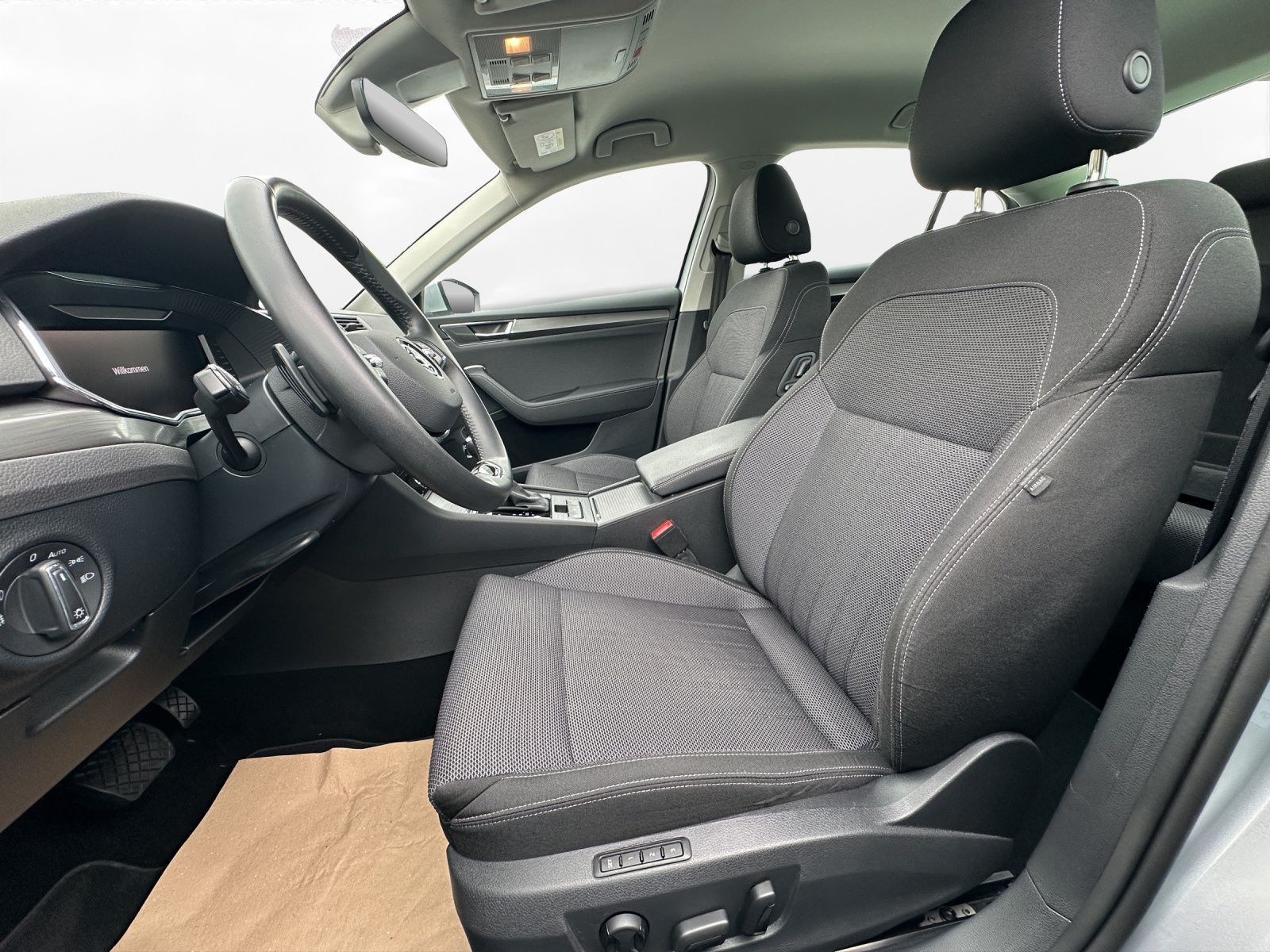 Skoda Superb 2.0 TSI DSG Style 4x4 SiHz PDC LED foto 2