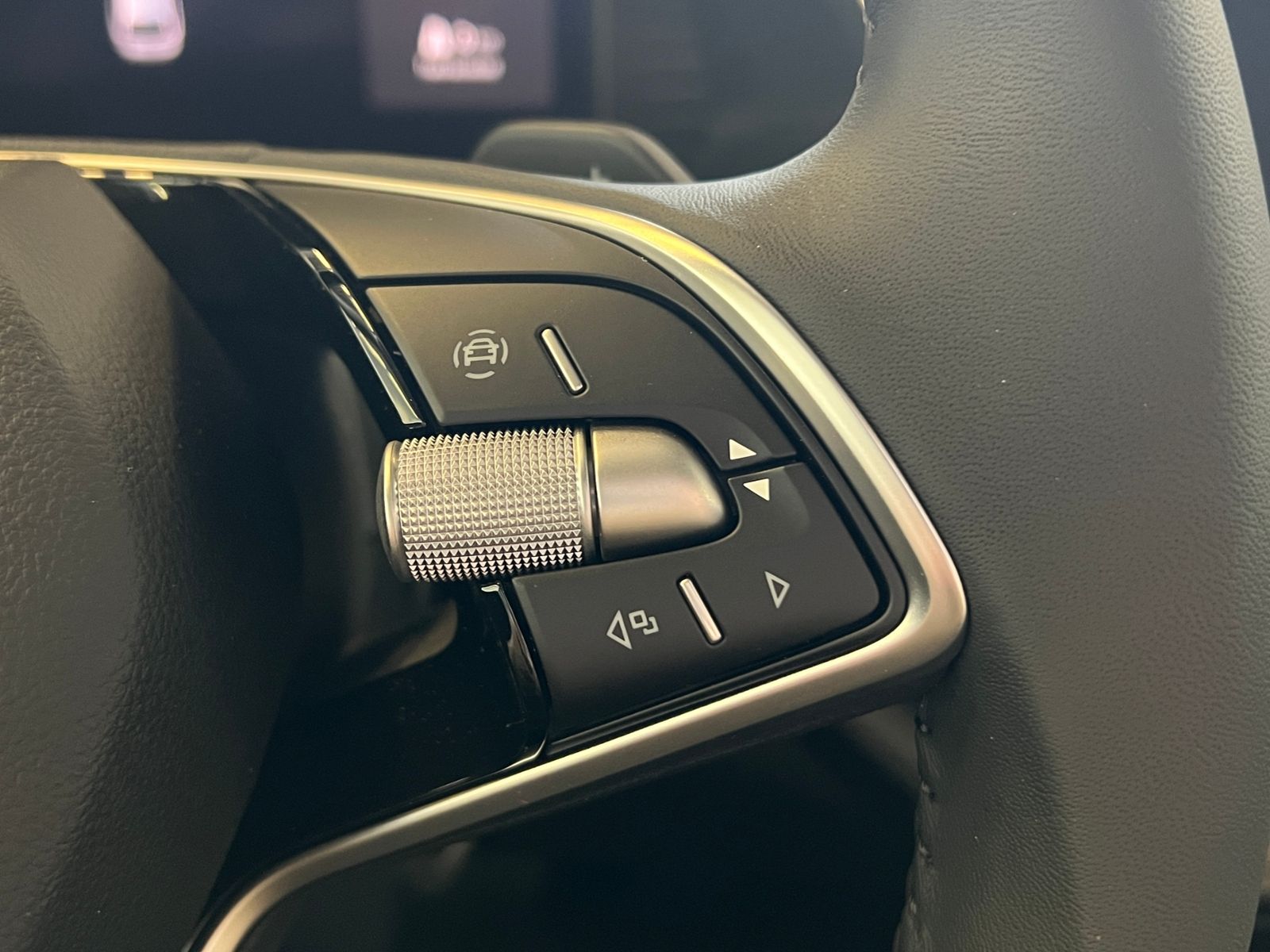 Fahrzeugabbildung SKODA Octavia Combi IV Selection 1.5 TSI mHEV DSG *AHK
