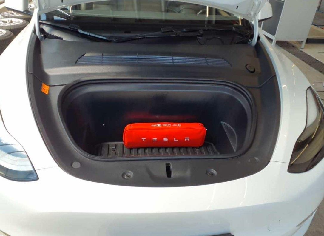 Tesla Model Y Long Range Dual AWD AHK Pano Berlin foto 6