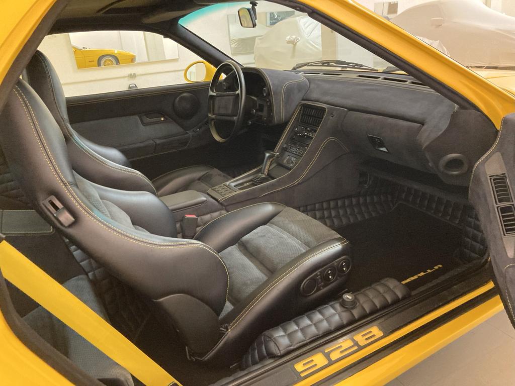 Porsche 928