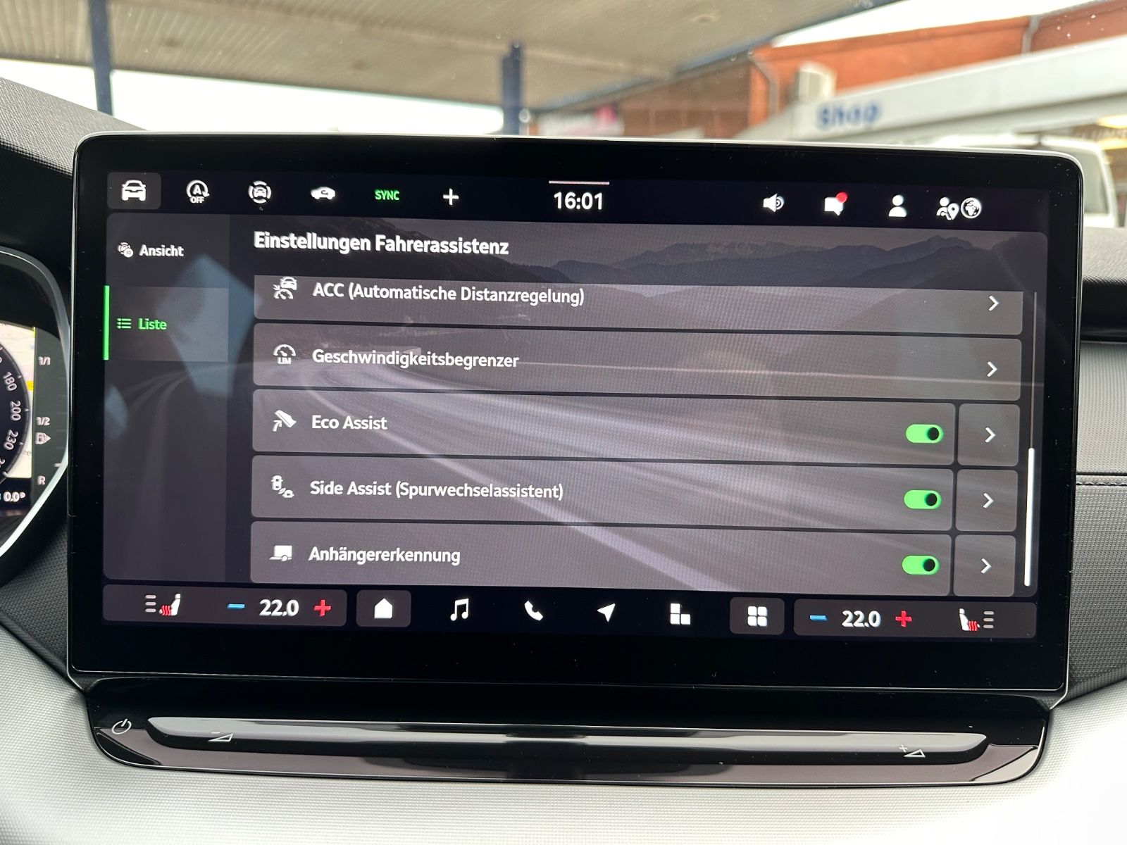 Fahrzeugabbildung SKODA Octavia Combi 1.5 TSI Selection AHK/Navi/LED/ACC