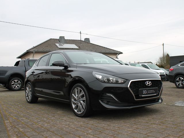 Hyundai i30 Fastback Premium 1.6 CRDI