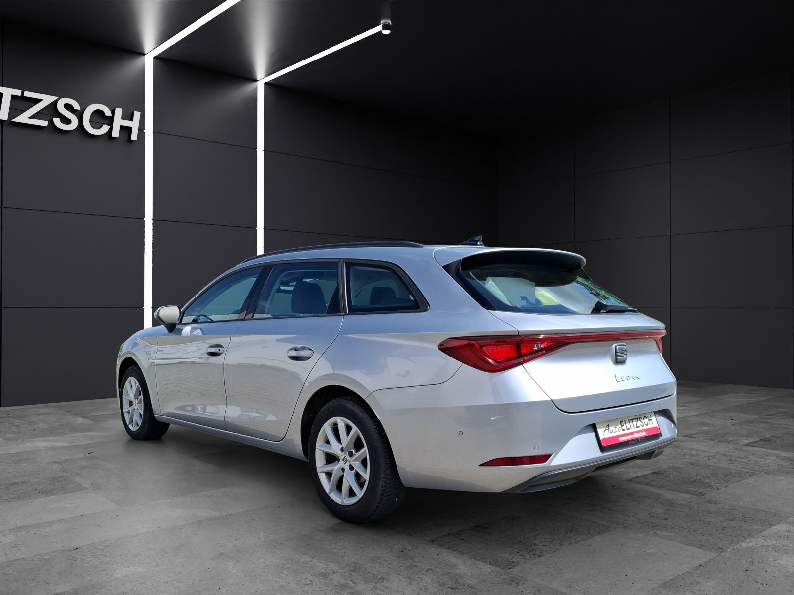 Fahrzeugabbildung SEAT Leon ST TSI Style LED AHK Navi AID GRA SHZ Park-