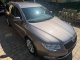 Skoda Superb 1.8 TSI 4x4 Elegance Leder  Xenon SHZ Tüv - Skoda Superb aus 2010: Kombi