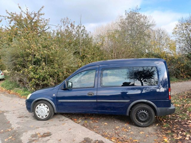 Opel Combo C - EZ 2010 - Benziner - 185.00...