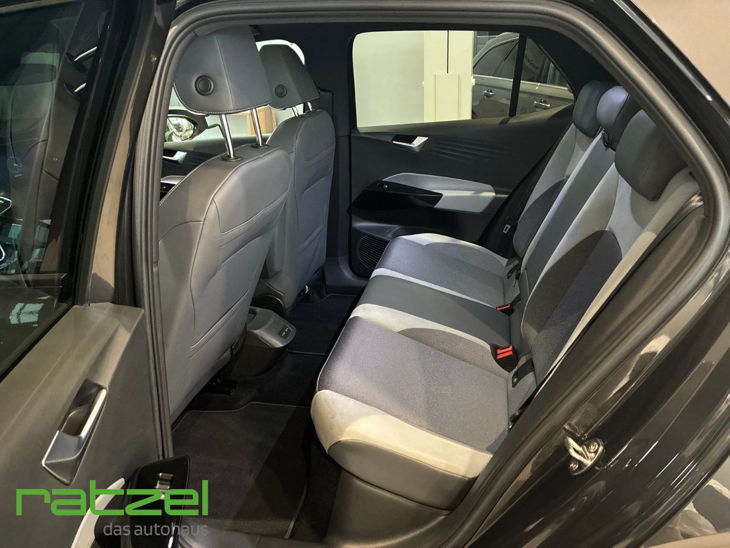 Fahrzeugabbildung Volkswagen ID.3 Pro Performance 150 kW 58 kWh StandHZG + Pa