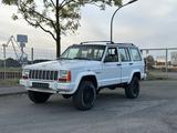 Jeep Grand Cherokee XJ 4.0 4x4 Limited TÜV...