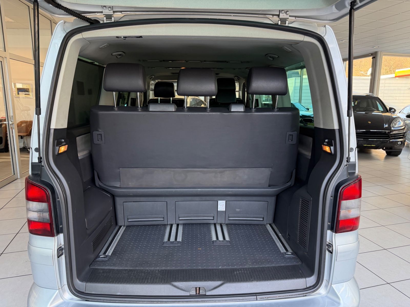 Fahrzeugabbildung Volkswagen T5 Multivan United